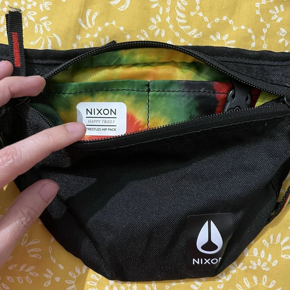 Nixon Happy Trails Trestles Hip Pack Adult Adjustable Fanny Bag Tie Dye Lining